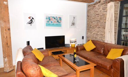 2 Bed in Dartmouth 1