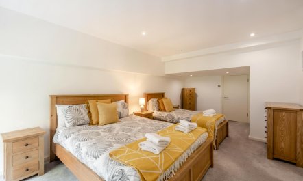 2 Bed in Dartmouth 4
