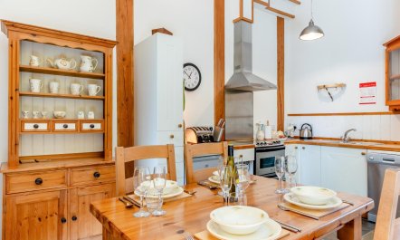 2 Bed in Crugybar 4
