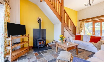 2 Bed in Crugybar 1
