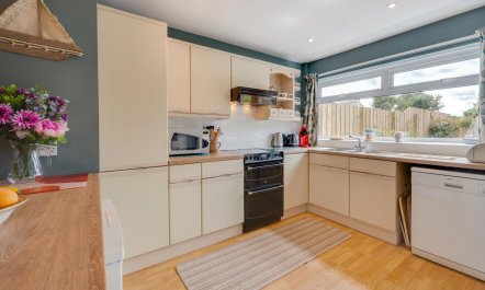 4 Bed in Seahouses 2