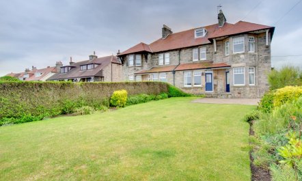 4 Bed in Seahouses 1