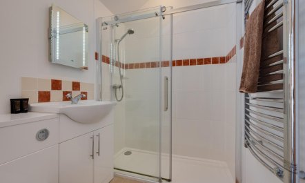 1 Bed in Barton Turf 7