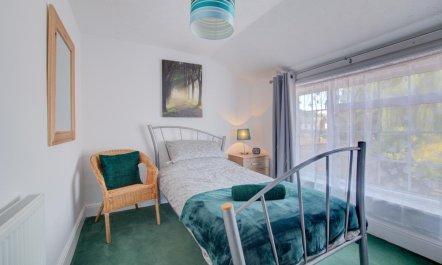 4 Bed in Wiggenhall St. Germans 9