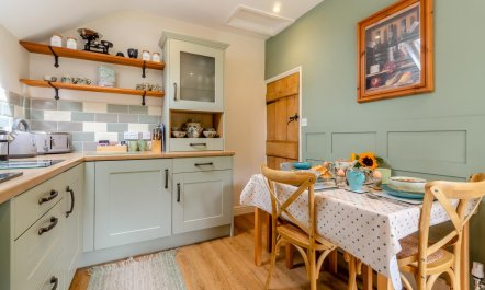 2 Bed in Corton 5