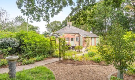 2 Bed in Corton