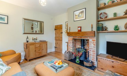 2 Bed in Corton 7