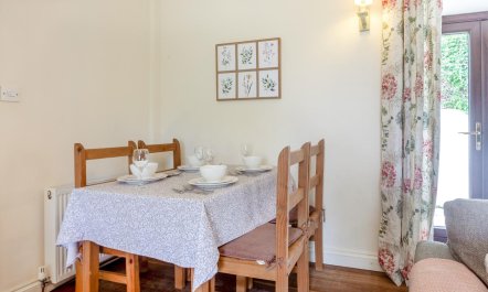 2 Bed in Carmel 7