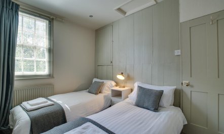 2 Bed in Canterbury 8