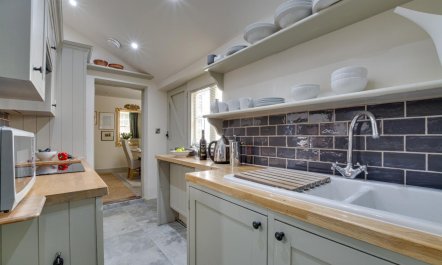 2 Bed in Canterbury 3