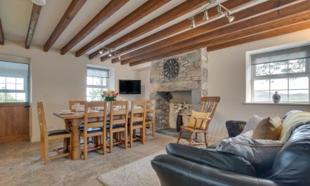 4 Bed in Llanaelhaearn 7