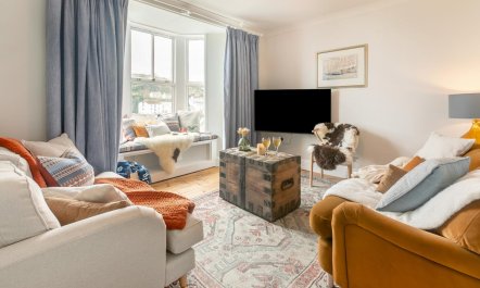 3 Bed in Porthleven 1