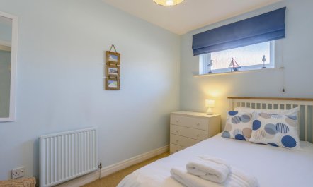2 Bed in Aldeburgh 9