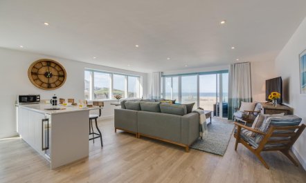 3 Bed in Perranporth 1