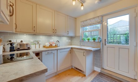 1 Bed in Crakehall 2