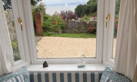 2 Bed in Mumbles 4