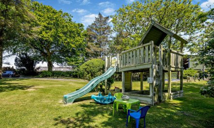 2 Bed in Pwllheli 4