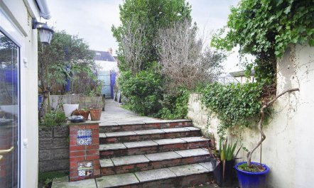 4 Bed in Mumbles 3