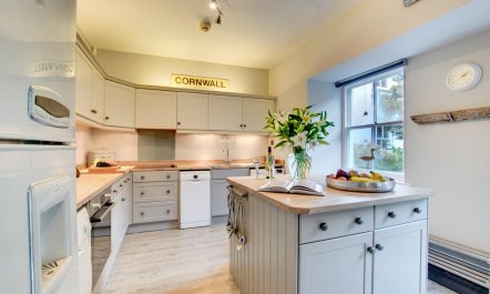 3 Bed in St. Levan 3