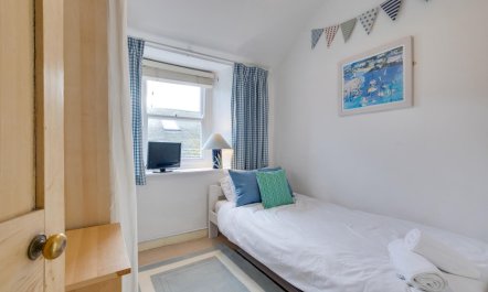 2 Bed in St Ives 2