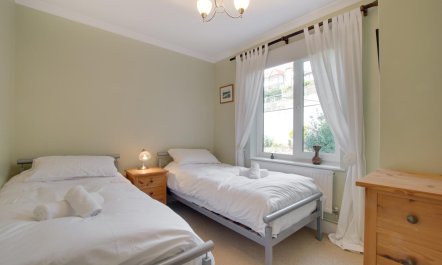 2 Bed in Mumbles 9