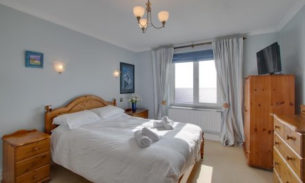 2 Bed in Mumbles 8