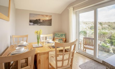2 Bed in Mumbles 5
