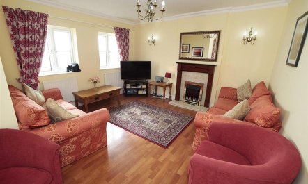 4 Bed in Port Eynon 4