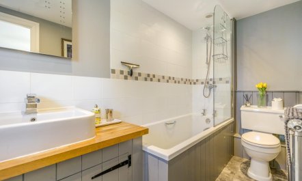 2 Bed in Blakeney 8