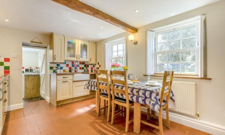 2 Bed in Blakeney 3