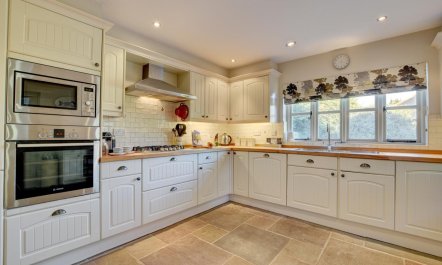 3 Bed in Burrington 3