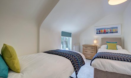 3 Bed in Nr St. Keverne 9