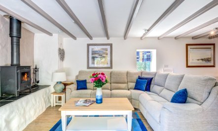 3 Bed in Nr St. Keverne 4