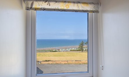 2 Bed in Barmouth 1