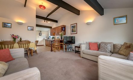 3 Bed in Llanbedrog 1