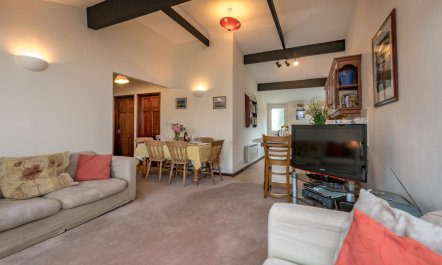 3 Bed in Llanbedrog 2