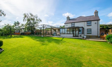 4 Bed in Denbigh