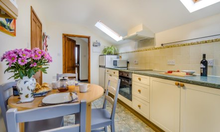 2 Bed in Aberaeron 9