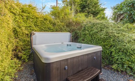 2 Bed in Aberaeron 1