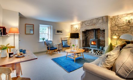2 Bed in Bamburgh 3