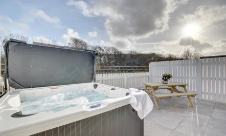 2 Bed in Westward Ho! 3