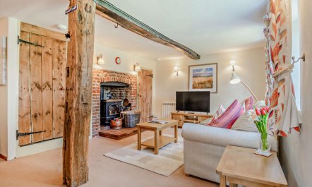 2 Bed in Weybourne 9