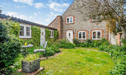 2 Bed in Weybourne 9
