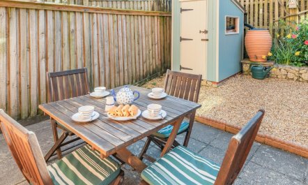 2 Bed in Swanage 1