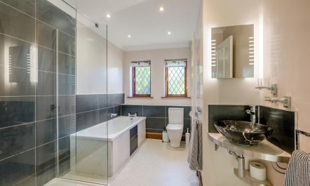 2 Bed in Oby 6