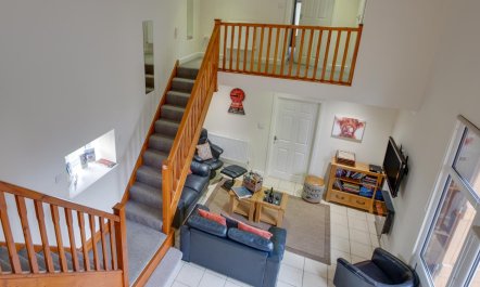 3 Bed in Swansea Valley 1