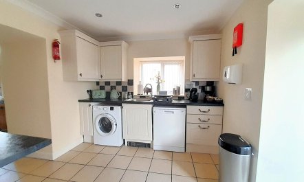 3 Bed in Swansea Valley 6