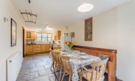 4 Bed in Builth Wells 9