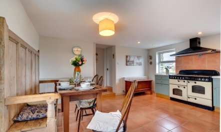 4 Bed in St Davids 8