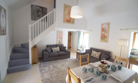 2 Bed in Llangadog 1